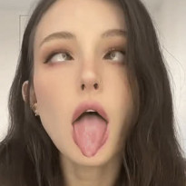 엘프녀가 보여주는 아헤가오 정석