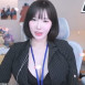 겨우디 가슴에 눈이 가는 직장 상사 오피스룩
