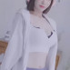 앞뒤로 보여주는 보라색 돌핀 겨우디 인스타