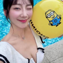 이미래 치어리더 수영복 가슴골