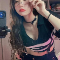 마젠타 이정도면 여캠중 몇위?