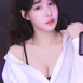 갓세희 흰 셔츠만 입어도 빛나는 미모 가슴골