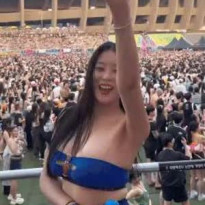 아나운서겸 모델 이세령 워터밤 튜브탑 묵직한 가슴