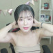 김갑주 누드톤 끈 민소매 겨드랑이