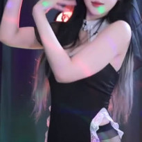 검스에 팬티끈 다보이는 하이레그 수녀님