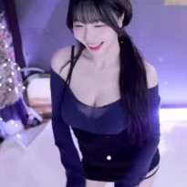 치지직에 수련수련 천장캠 상륙 시스루 오프솔더 블랙브라 가슴골
