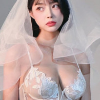 김갑주 브라만 입은 순백의 신부 자연산 가슴