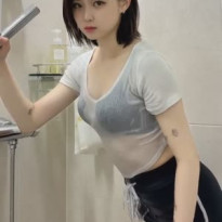 가슴에 물뿌리는 젖은 흰티 블랙 브라 장은비