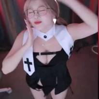정다별이 수녀복 음탕한 몸매 흔들어 주는 가슴