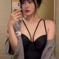 셀카 찍는 영돌 yh_ffancy 끈 모노키니 가슴골