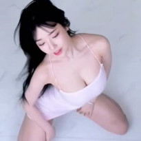 무릎 꿇는 아프리카 BJ 몸매