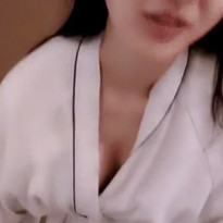 타올 가운 입고 스타킹 벗는 BJ 문월