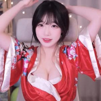수련수련 빨간 유카타 가슴골