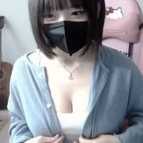 방종이 제일 바쁜 스트리머 릿코 (겨드랑이 가슴골 뱃살 다 보여줌)