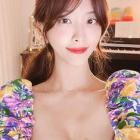 트위치스트리머 미모 가슴골