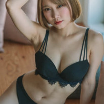 속옷만 입은 나기사 미즈키 겨드랑이 질감
