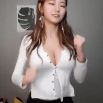 춤추는 빛베리 가슴 출렁임