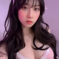 고양이가 된 명아츄 섹시 슬립 가슴골