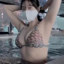 BJ 명아 수영장 비키니 가슴골