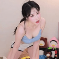 가슴 밑이 땀에 흠뻑 젖은 보고니 제로투