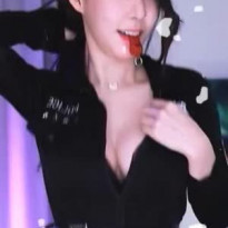 갓세희 검은 여경 코스튬 가슴골