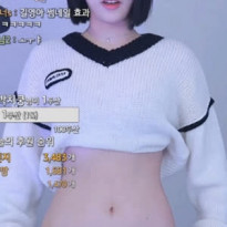허리 골반 라인 보여주는 여캠 길영이