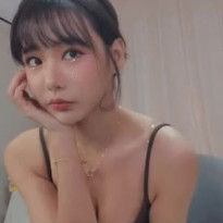 BJ 하루 끈 민소매 가슴골 움짤