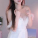 둘기얏 화이트 솜털 오프숄더 슬립 덜렁이는 가슴골
