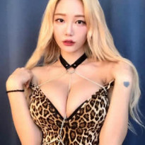 체인으로 감았다는 빛베리 호피 묵직한 가슴골
