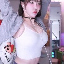 겨우디 앙카 댄스 흰나시 속 누드톤 브라 묵직한 가슴