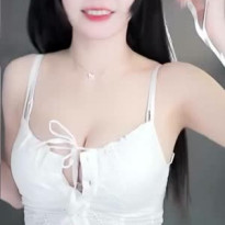 단추가 겨우 버티는 수련수련 털어주는 가슴 무브먼트 오토바이 댄스