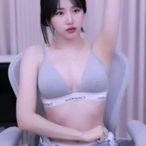 유치 CK 캘빈클라인 회색 브라 가슴골 겨드랑이