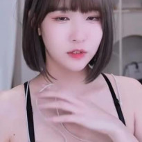 끈 자르는 BJ 이아린