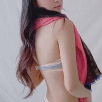 표은지 스카프로 하는 스타일링 튜브탑 비키니 몸매