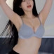 회색 브라만 입은 문월 가슴골