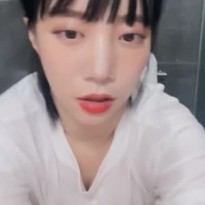 방송 켜놓고 소변보는 음지여왕 배라소니