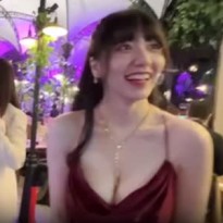 트위치파티 드레스 슴브먼트 보여주는 여캠