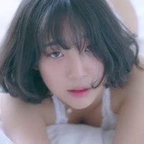 나른한 표정 강인경 침대위 란제리 룩 가슴골