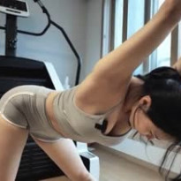 바니쌤 케틀벨 운동 숙여주는 가슴골