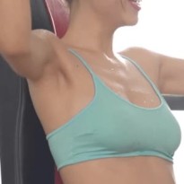 모모 사쿠라 겨땀