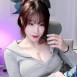 가슴에 과자 흘린 한갱 gif