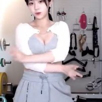 춤추는 쵸단 모아주는 가슴골