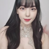 BJ 기룡이 섹시한 가슴골