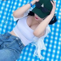 타이트한 흰티 큰 가슴 인스타 처자들