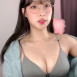 안경 쓴 명아츄 가슴골