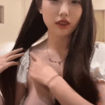 기무세딘 젖가슴 노출 위험한 수위