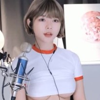 은유화 언더붑 체육복 가슴 노출