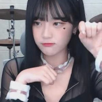 고양이가 된 쵸단 시스루 가슴골