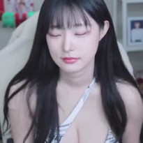 BJ 김갑주 크로스 민소매 가슴골