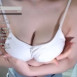 노브라로 가슴 흔드는 아프리카 처자